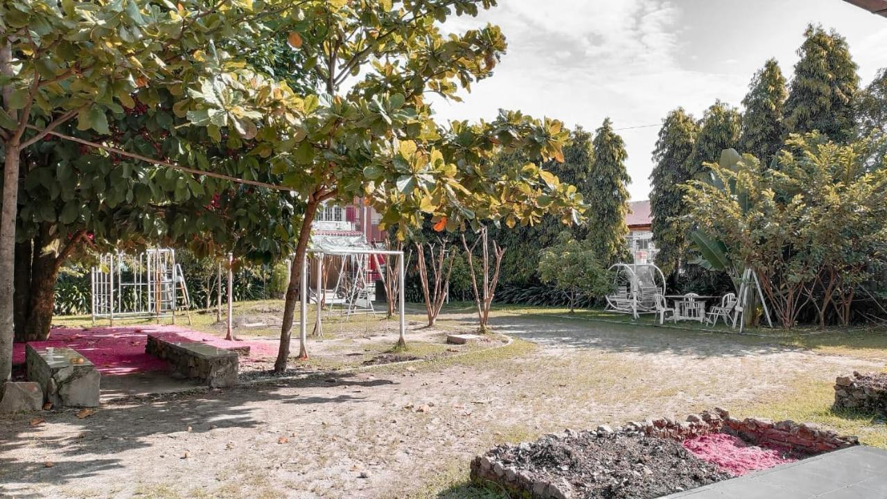 Brussels Homestay Balige Ngoại thất bức ảnh